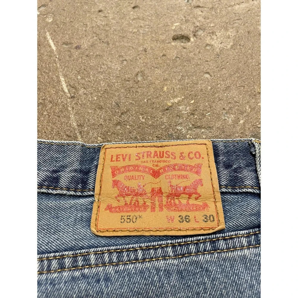 Levis 550 Jeans Mens 36x30 Blue Medium Wash Relaxed‎ Fit Tapered Leg Zip Fly